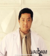 Dr. Siripong Prasertsuntarasai,Aesthetics and Plastic Surgeon, Bangkok