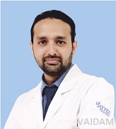 Doktor Devashish Sharma, o'murtqa jarroh, Noida