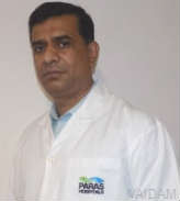डॉ। देवेंद्र यादव, हड्डी रोग विशेषज्ञ और संयुक्त प्रतिस्थापन सर्जन, गुड़गांव