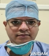 Doktor Jaynil Bagawade, urolog, Laknau