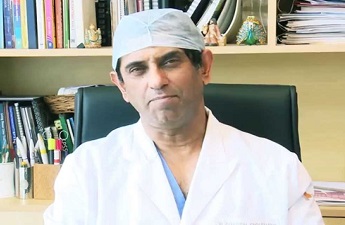 डॉ। आदर्श चौधरी - लेप्रोस्कोपिक सर्जरी में एक मास्टर