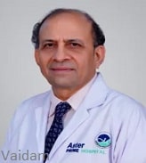 Doktor Aniruddh. K. Puroxit, neyroxirurg, Haydarobod
