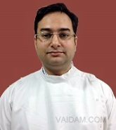 Doktor Gaurav Walia, endodontist Noida