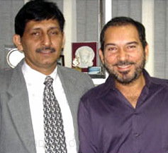 Jogador de críquete Arun Lal com Dr. Khanna