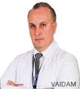 Dr Mustafa Onoz, chirurgien de la colonne vertébrale, Istanbul