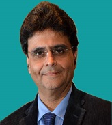 Doktor Ram Chadxa, umurtqa jarrohi, Mumbay