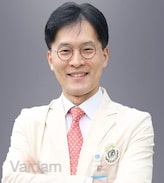 Doktor Sung-Jong Li, ginekolog va akusher, Seul