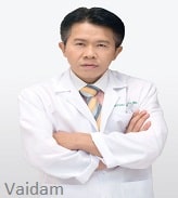 Doktor Vichai Suravongsin