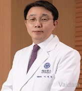 الدكتور Wooseok Lee