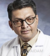 डॉ। राजेश नवलकर, हड्डी रोग विशेषज्ञ और संयुक्त प्रतिस्थापन सर्जन, मुंबई