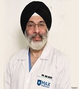 Doktor Manmohan Singx Bedi