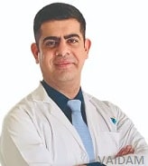 Dr Saurabh Ravall, o'murtqa jarroh, Noida