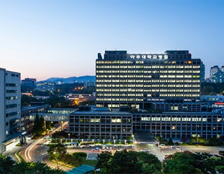 The Ajou University Hospital, Suwon-si; night view of the building
