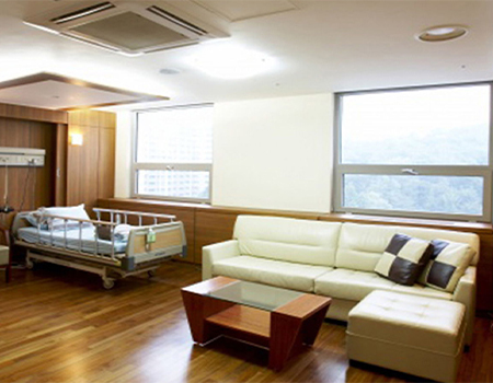 Gangnam Severance Hospital, Seoul; suite room