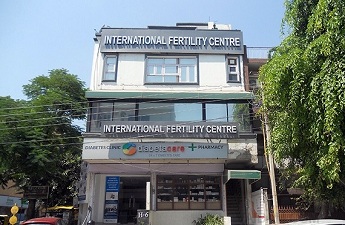 Armelle Fungula Receives an IVF Treatment in India