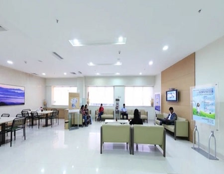 كوكيلابين مستشفى ديروبهاي أمباني، مومباي
