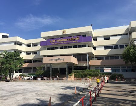 Больница Буддхачинарадж Пхитсанулок, Таиланд
