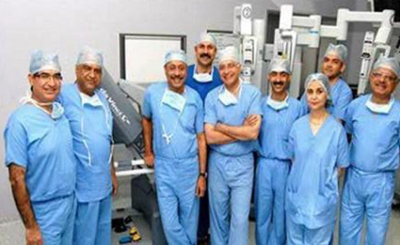 Dr.Trehan with his team