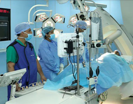 مستشفى ثومبي التخصصي للطب والأسنان ، الشارقة