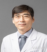 Professeur Doo-Jin Kim